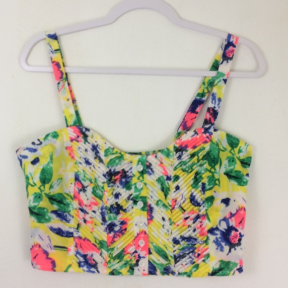 Paper Crane Tops - Paper Crane NWT Flirty Floral Crop Top Size Large